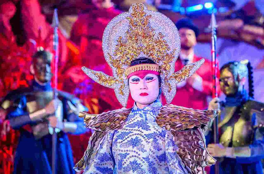 Bild: Premiere im Schlosshof morgen Abend: Turandot