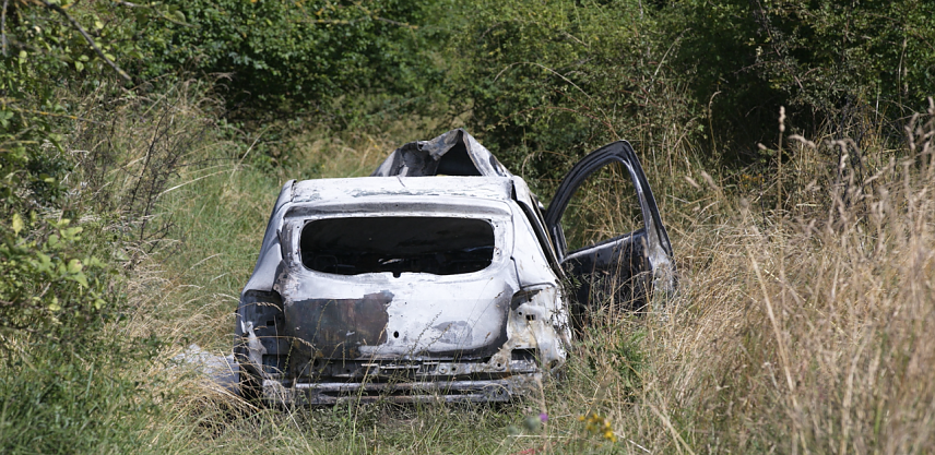 Bild: Ausgebranntes Auto bei Werther