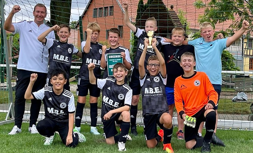 Bild: Freude &uuml;ber den 3. Platz beim Turnier in Ammern