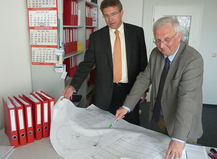 Bild: B&ouml;hlert (links), Holzapfel