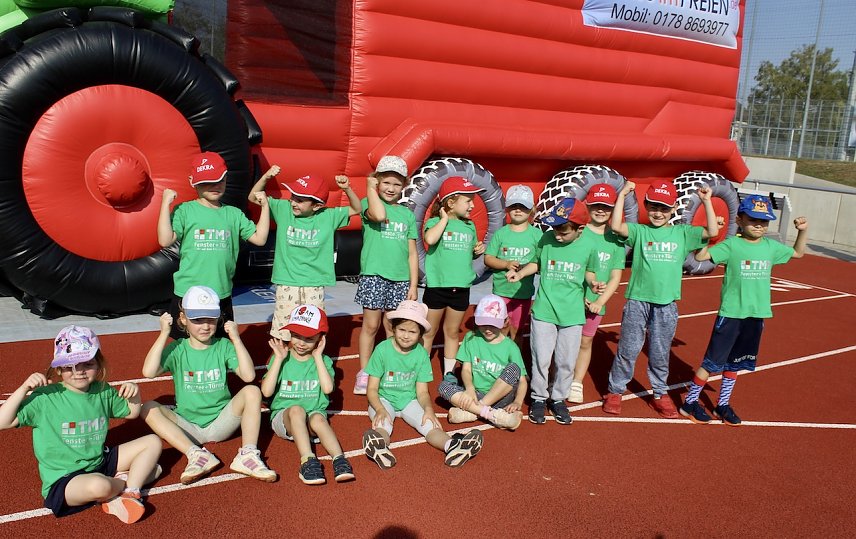 Bild: Die Kinder hatten gro&szlig;en Spa&szlig; bei Sport und Spannung und zeigten unserer Redakteurin ihre Fitness