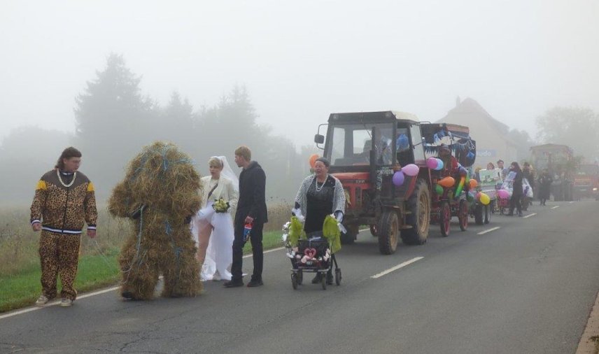 Bild: Kirmesumzug in Kleinwerther