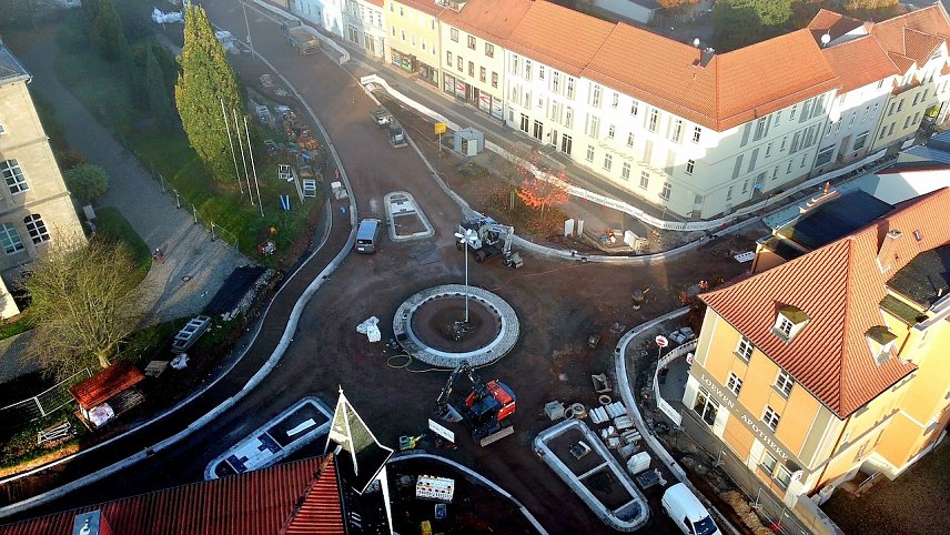 Bild: Baufortschritt am Kreisverkehr Alexander-Puschkin-Promenade