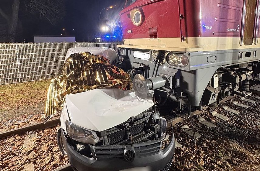 Bild: Unfall am Bahn&uuml;bergang in Bad Langensalza