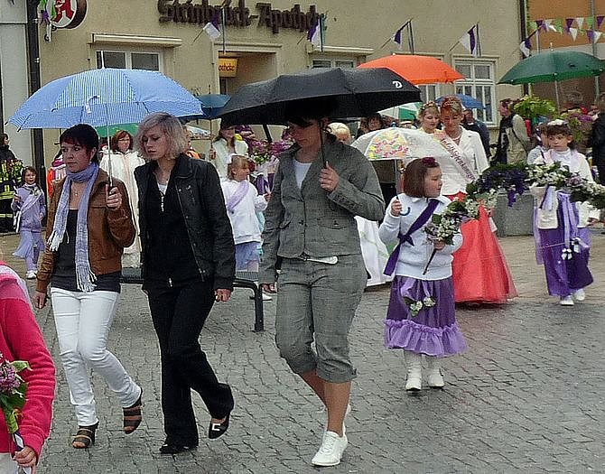 Bild: Fliederfest er&ouml;ffnet