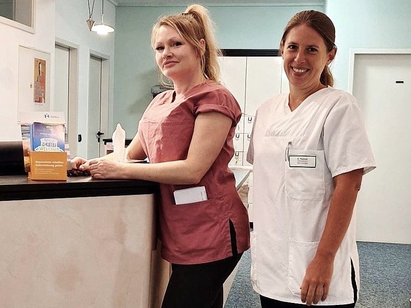 Bild: Dr. med. Katharina Askary und Dr. med. Stephanie Ramm&eacute;