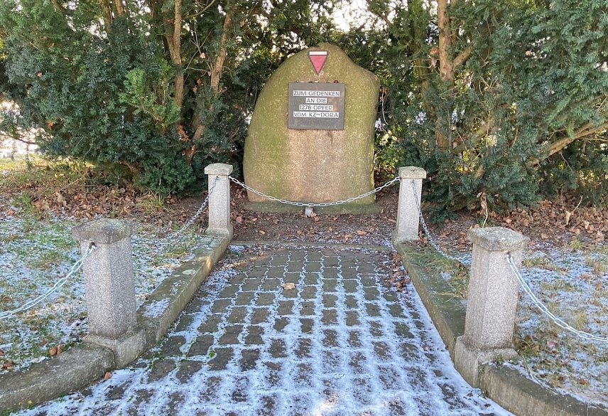 Bild: Gedenkstein in Nordhausen