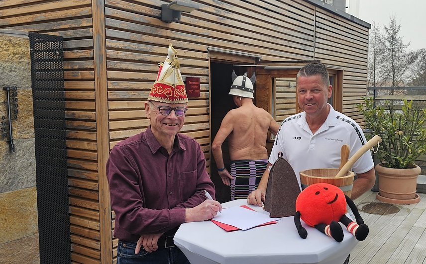 Bild: Andreas Weigel (l.) und Jens Eisenschmidt im Badehaus