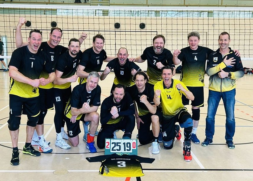 Bild: v.l.: Jan Reizmann,Jeffrey Bierwirth, Clemens Weinrich,Falk Balthasar, Andre Kretschmar, Thomas Lessing,Jens Mahn,Mannschaftsbetreuer Roland Jakob, unten kniend von links: Mark Siebek, Timo Breithaupt, Stefan Stau&szlig;, Dominik Rieger. 