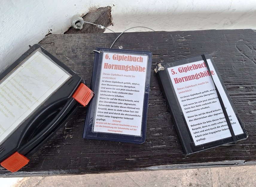 Bild: Die Hornunger Gipfelb&uuml;cher erfreuen sich gro&szlig;er Beliebtheit