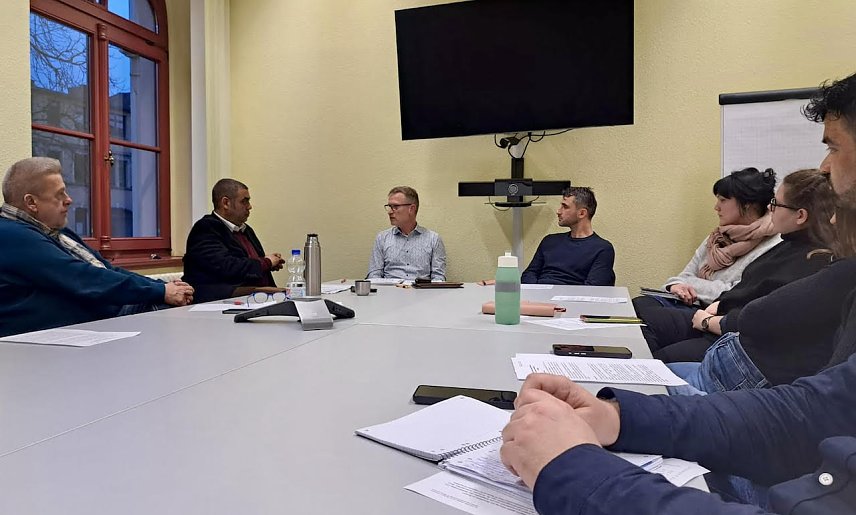 Bild: Kontroverse Diskussionen im Integrationsausschuss