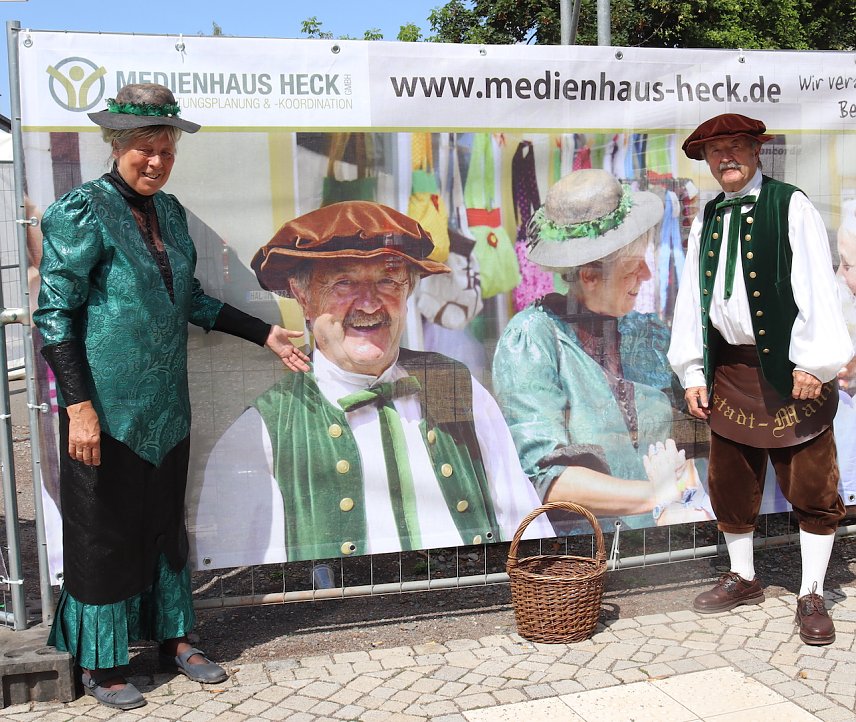 Bild: Waren eine Institution: Barbara Rauhe als Hannechen Vogelstange und ich Altstadt-Manne
