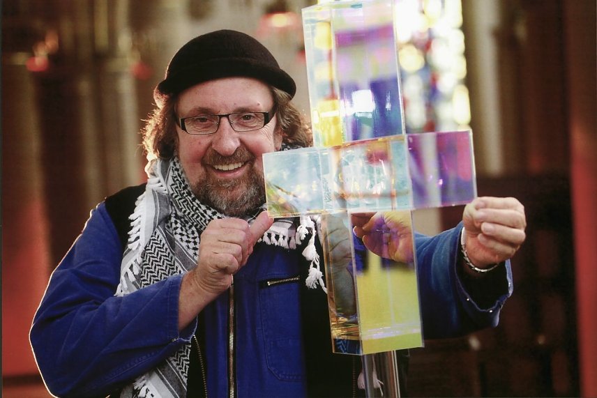 Bild: Ludger Hinse verbindet mit seinem Gro&szlig;kunstwerk "LICHTwege" 22 Orte