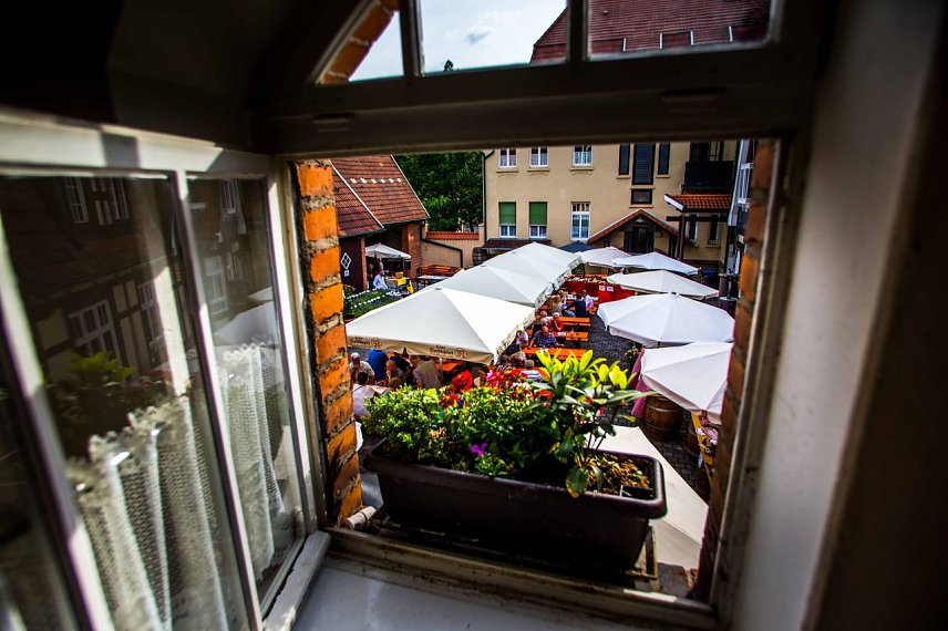 Bild: Blick auf den Hofmarkt der Traditionsbrennerei