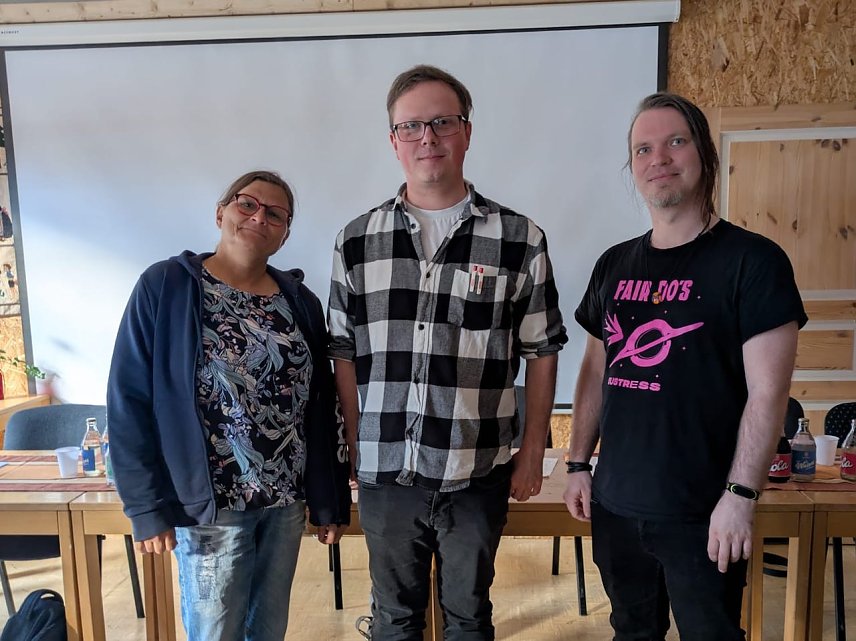 Bild: Der neue Vorstand. Von links: Angelika Kleinert (Vorstand), Tom Schieke (Vorsitzender), Pierre Lange (Vorstand)