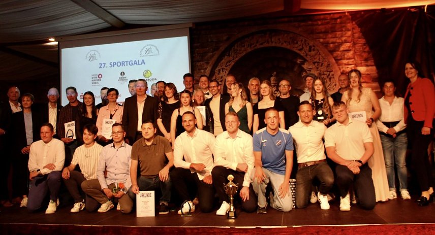 Bild: 27. Sportgala des Kyffh&auml;userkreises mit allen Gewinnerinnen und Gewinner im Burghof Kyffh&auml;user