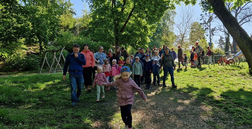 Bild: Familienwandertag der Kindervilla Bad Frankenhausen zum Schlachtberg