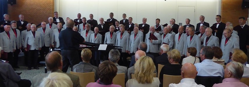Bild: Die S&auml;nger des Albert-Fischer-Chors Sondershausen  Albert-Fischer-Chor gemeinsam mit dem Partnerchor Vechelde