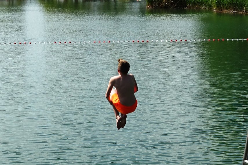 Bild: A....bombenmeisterschaft im Naturschwimmbad Heldrungen