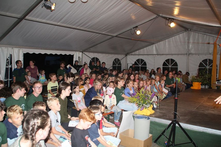 Bild: Kinder beim KILA Handwerkercamp