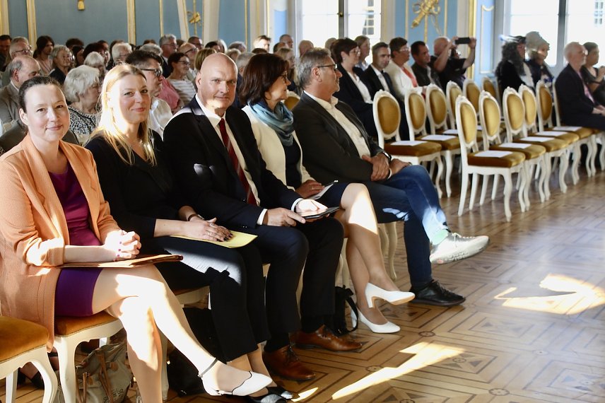 Bild: G&auml;ste aus Kunst, Kultur, Politik und Wirtschaft bei der Er&ouml;ffnung "900 Jahre Sondershausen"