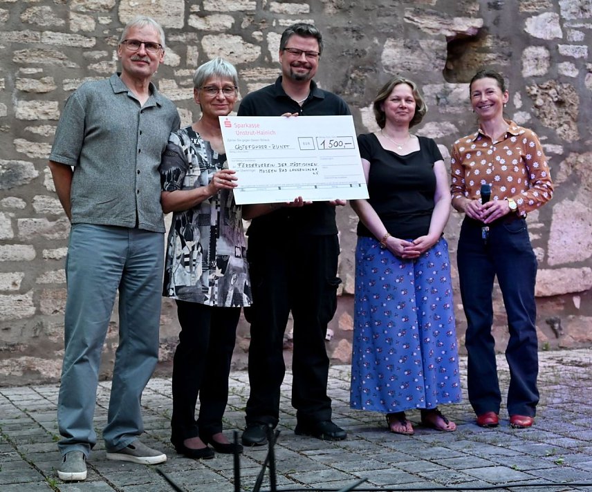Bild: Vorstandsmitglieder des F&ouml;rderverein der st&auml;dtischen Museen Bad Langensalza e.V. und  der G&auml;stef&uuml;hrer-Zunft Bad Langensalza e.V.  (v.l.n.r. Thomas Puhl, Sabine Tominski, Patrick Kosiol, Anja Klement, Mary Fischer)