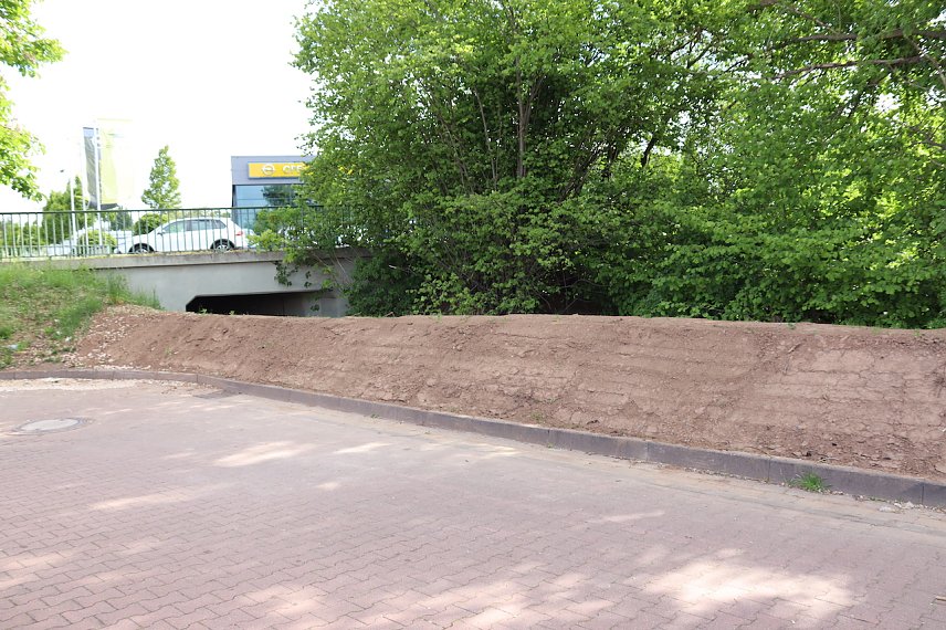 Bild: Sanierung B&ouml;schung am Ro&szlig;mannsbach (H&ouml;he Baumarkt) 