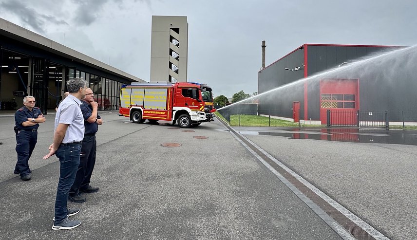 Bild: Neues Tankl&ouml;schfahrzeug bei der Feuerwehr Nordhausen