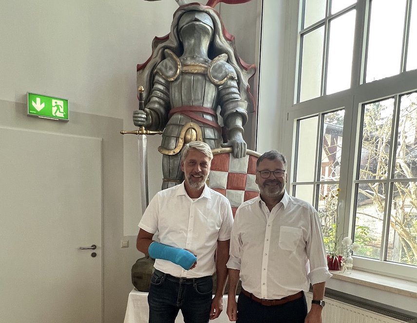 Bild: Stephan Klante und Frank Rostek vor dem Schneckenhengst