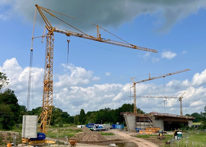 Bild: Bauarbeiten an der B243
