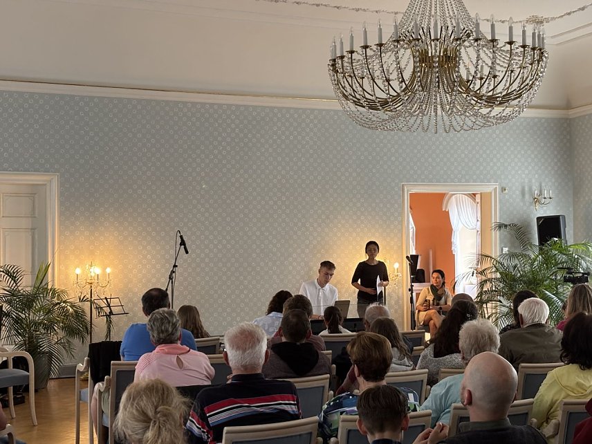 Bild: Premiere f&uuml;r die Kurkonzerte gestern im gut gef&uuml;llten Saal des Friedrikenschl&ouml;sschens 