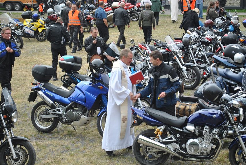 Bild: Bikergottesdienst im Kloster Volkenroda