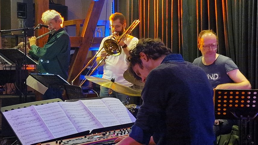 Bild: "Stone Flowers" in der Nordh&auml;user Jazzmangel