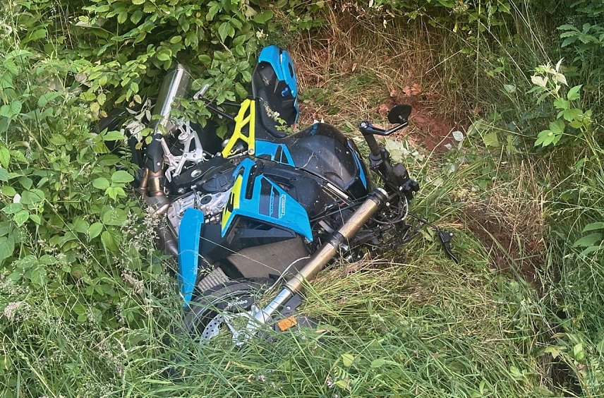 Bild: Verungl&uuml;cktes Motorrad am Kyffh&auml;user
