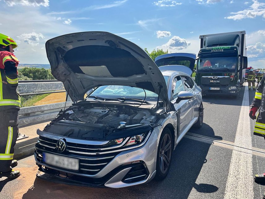 Bild: Unfallfahrzeug auf der A38