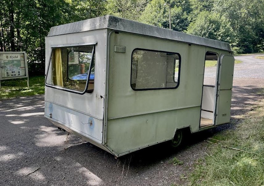 Bild: Alter Wohnwagen