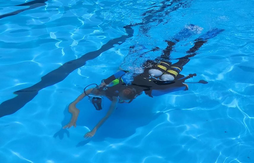 Bild: Tauchen im Ilfelder Freibad