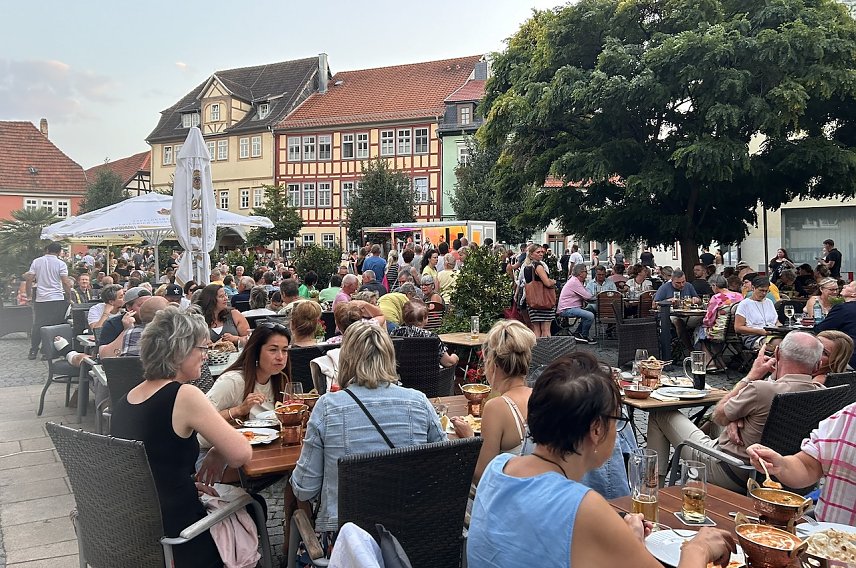 Bild: Prall gef&uuml;llter Kornmarkt im letzten Jahr