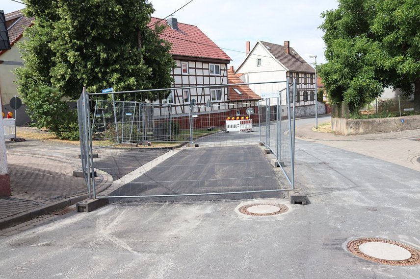 Bild: Stra&szlig;enausbesserung in Leimbach