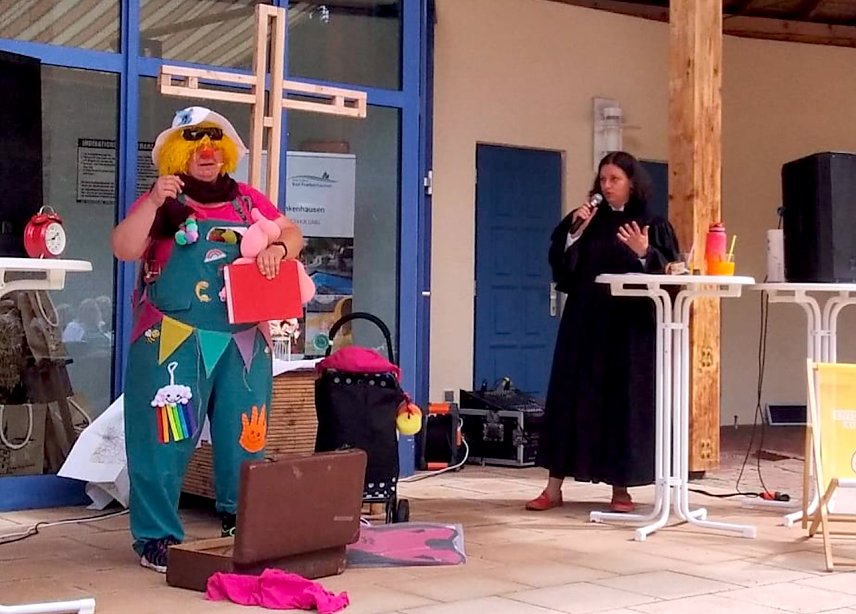 Bild: Clownbesuch in der Ev. Kirchengemeinde Bad Frankenhausen