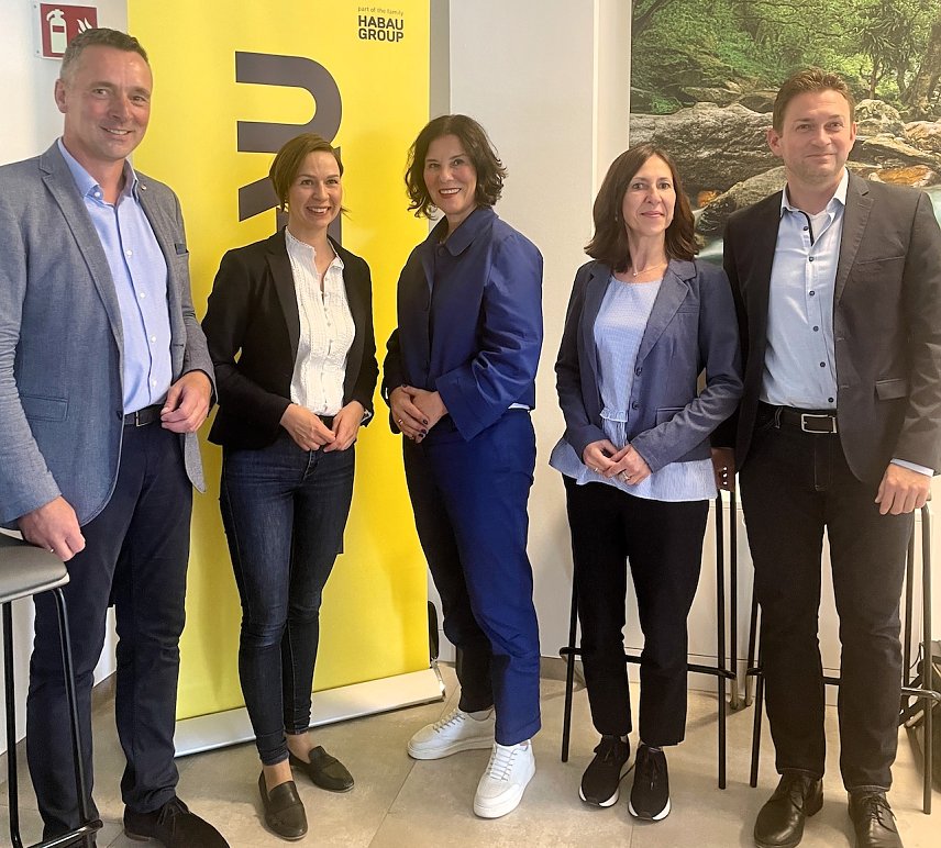 Bild:  v.l.n.r.: NUV-Chef Neu,MdL Gerbothe, Ministerin Boos-John, Silke Hesse und MdB Gregosz