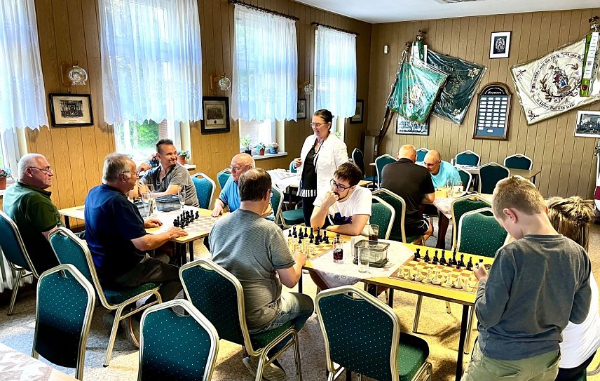 Bild: Training beim Bleicher&ouml;der Schachclub