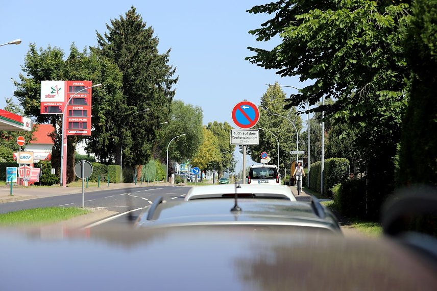 Bild: In der Berliner Stra&szlig;e gibt es nun moderne LED Leuchten