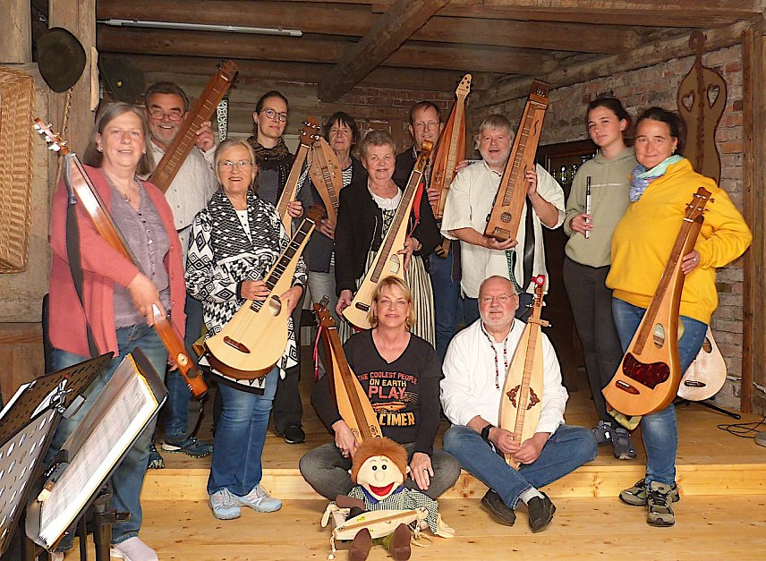 Bild: Deb&uuml;tanten beim Mittelalterfest in Bad Langensalza: die Gruppe DulcimerFolk aus Molschleben
