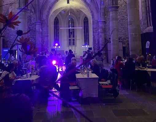 Bild: Sommerausklangsball in der Ellricher Kirche