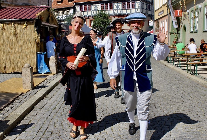 Bild: Einzug des B&uuml;rgermeisters zum letzten Mittelalterstadtfest: Wie geht es nun weiter?