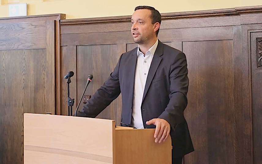 Bild: Der Fraktionschef der CDU, Ren&eacute; Fullmann, verlangte Antworten vom Landrat 