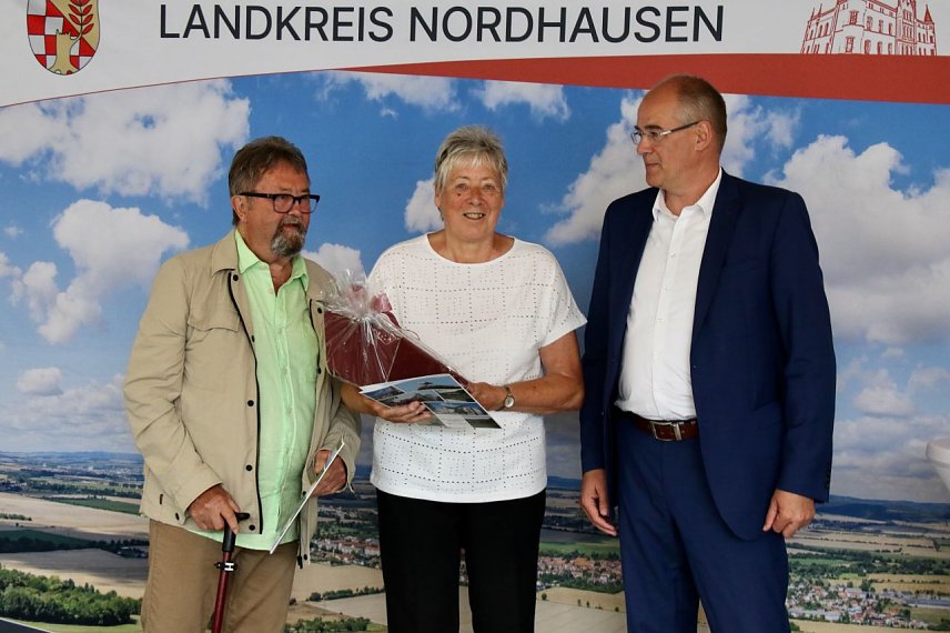 Bild: "Altstadt-Manne" und "Hannechen Vogelstange" heute einmal in zivil: Barbara Rauhe und Manfred Spangenberg