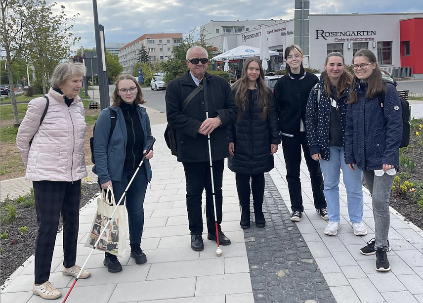 Bild: Peter Wernecke und Hannelore Picht unterwegs in Nordhausen Nord