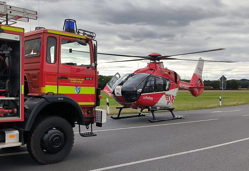 Bild: Schwerer Verkehrsunfall bei Gro&szlig;wechsungen